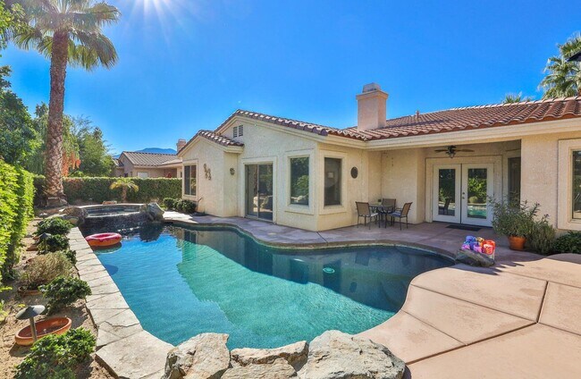 Foto del edificio - 44700 Calle Placido