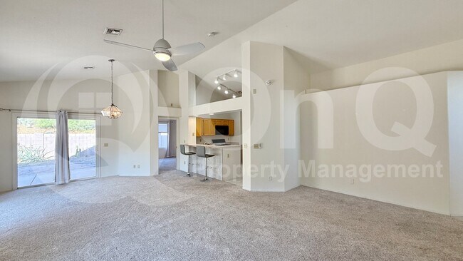 Foto del edificio - 824 S Saguaro Ridge Pl