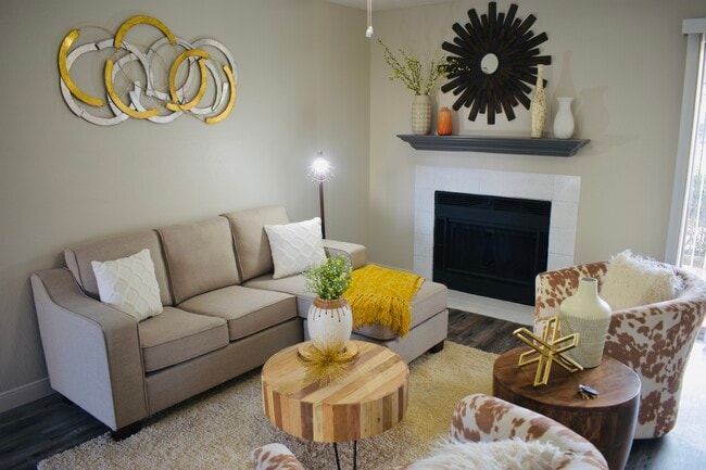 Building Photo - Saddlewood Apartments