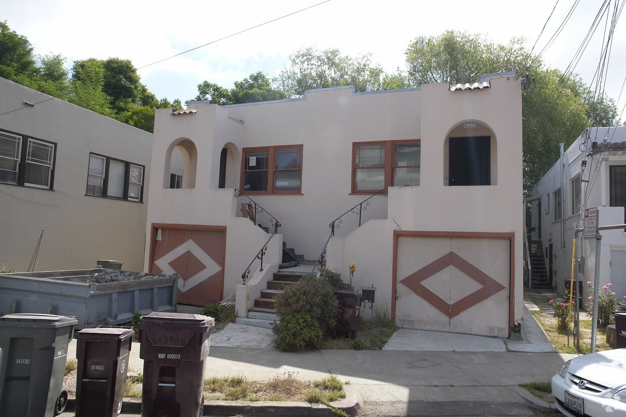Building Photo - 3432 Adell Ct