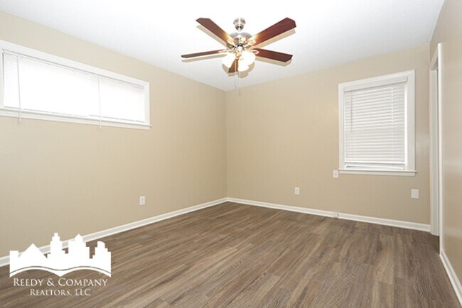 Building Photo - 6402 Cheshire Cove