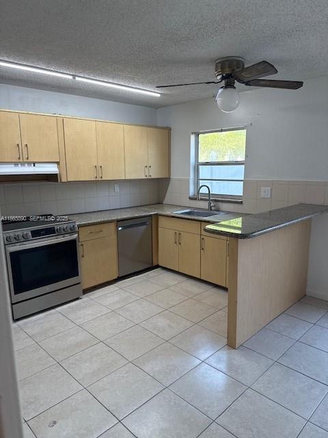 Foto del edificio - 3920 Woodside Dr