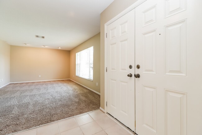 Building Photo - 2194 Oak Grove Dr