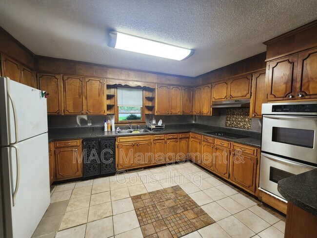 Foto del edificio - 565 Dixon Springs Hwy