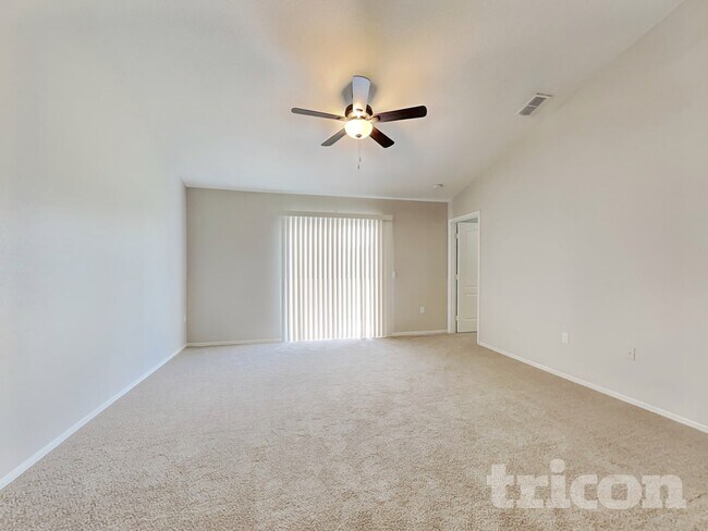 Foto del edificio - 3034 Wentworth Pl