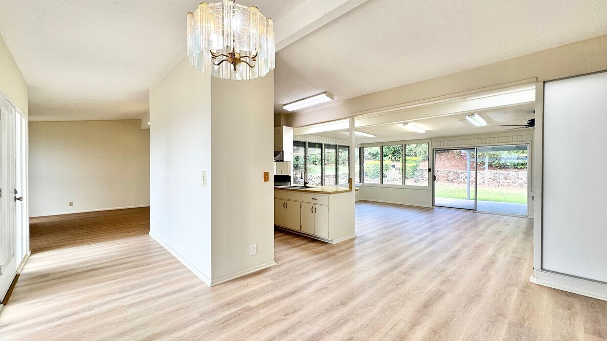 Foto principal - SPACIOUS 4 BEDROOM HOME IN DESIRABLE AIEA ...