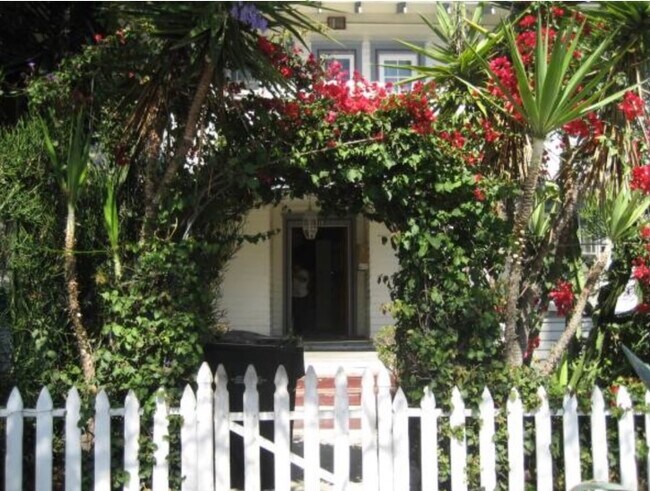 Frente del edificio - 915 25th St