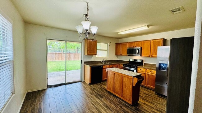 Foto del edificio - 4007 Hunter's Ridge Dr