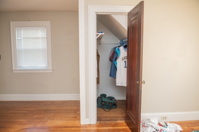 Photo - 18 Thompson St House