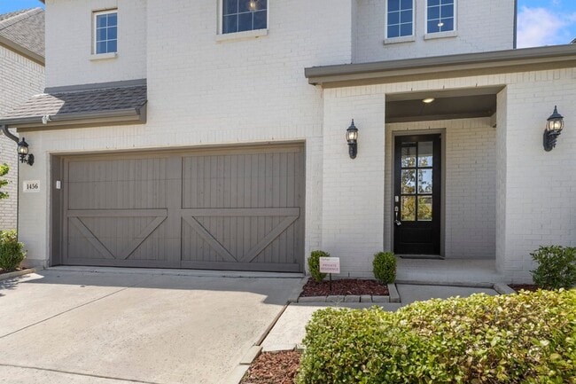 Photo - 1456 Kit King Dr House