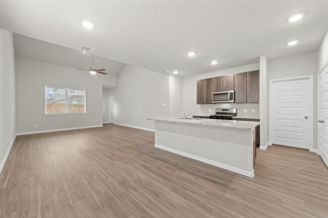 Building Photo - 13820 Goldeye Dr