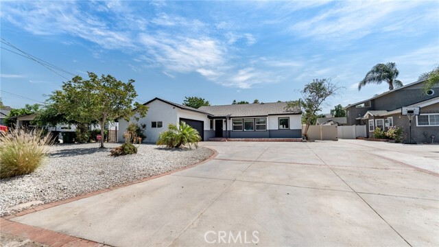 Foto principal - 8928 Helen Ave