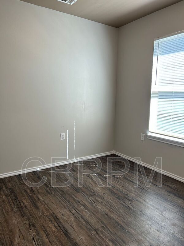 Foto del edificio - 2811 E 2nd St