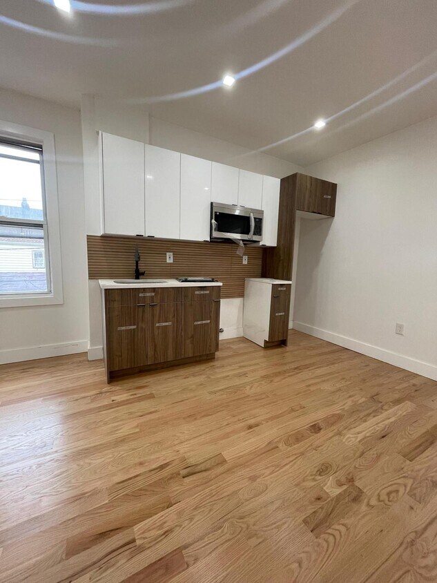 588 Garfield Ave, Jersey City, NJ 07305 588 Garfield Ave Jersey City