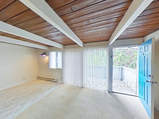 Building Photo - 352 NW 18th