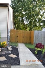 Building Photo - 837 Turf Valley Dr