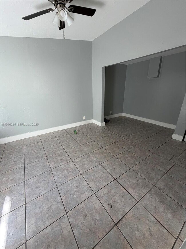 Foto del edificio - 626 NW 10th Terrace