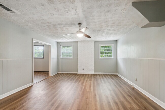 Building Photo - 2550 Farmer Rd NW