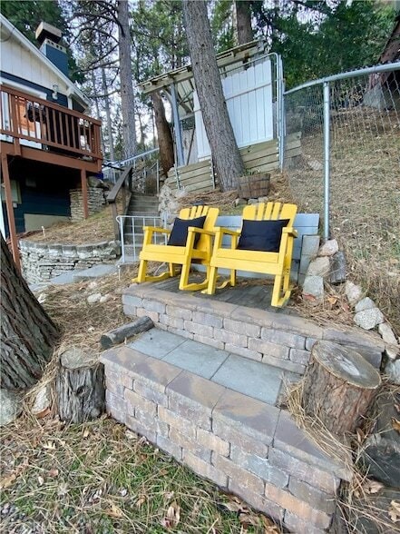 Building Photo - 23870 Lakeview Dr