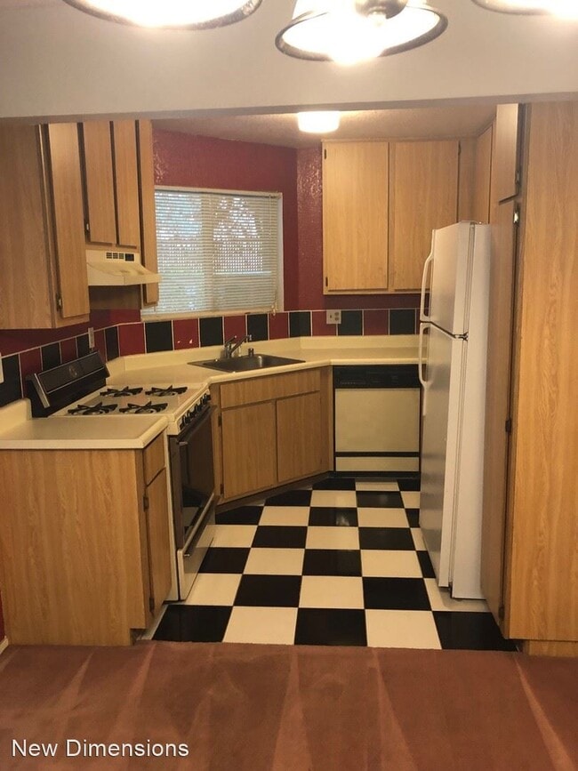 Building Photo - 2 br, 2 bath House - 2649 Sunny Slope Dr. #4
