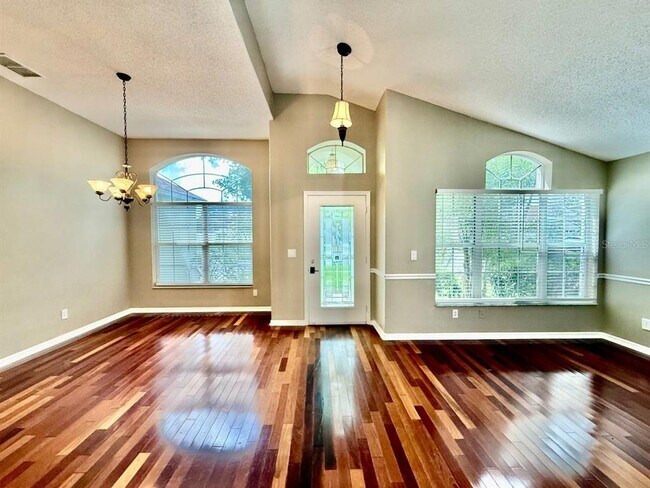 Foto del edificio - 19021 Weatherstone Dr