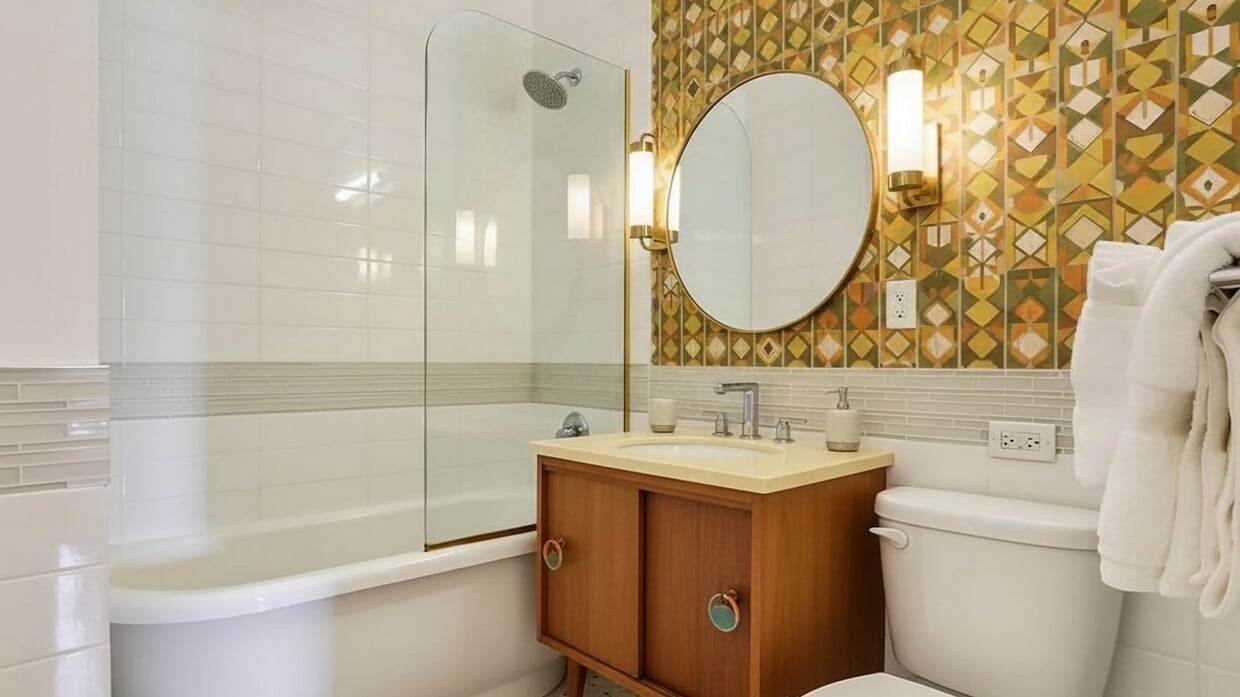 Building Photo - 144 1st St