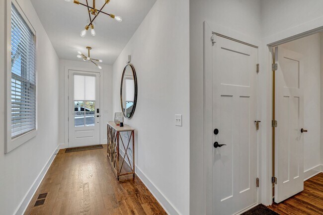 Building Photo - 113 Oceola Ave
