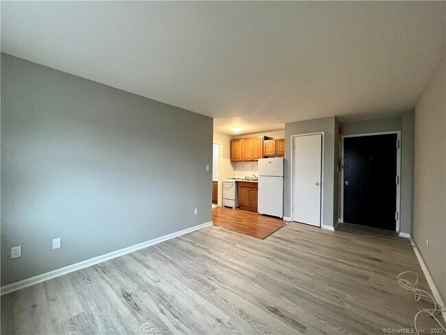 Building Photo - 85 Union Ave