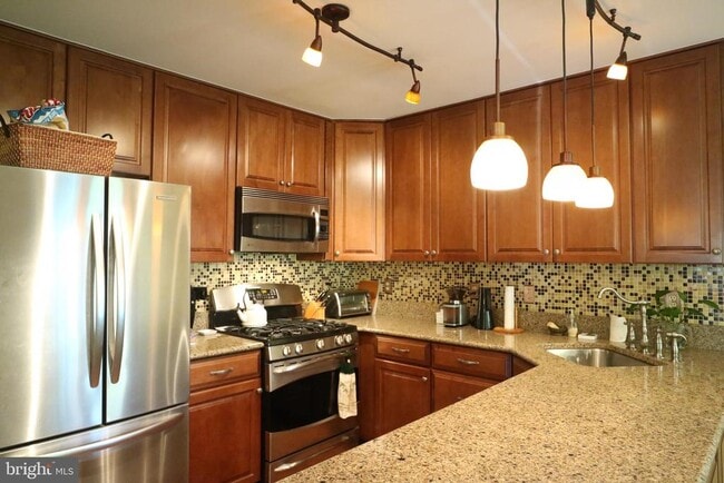 Foto del edificio - 7807 Spruce Mill Dr