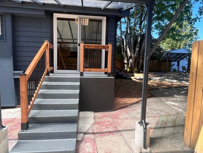 Foto del edificio - 3715 SW Donovan St