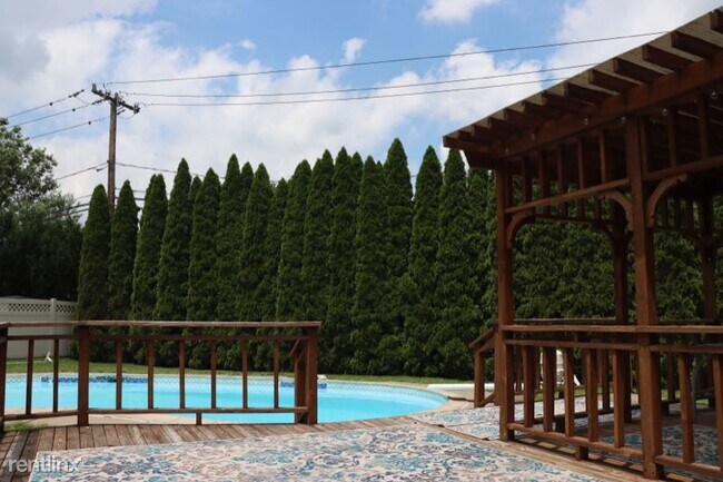Building Photo - 3 br, 4 bath House - 1102 Stafore Dr