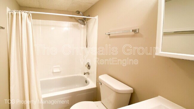 Foto del edificio - 2402 Marquette Rd