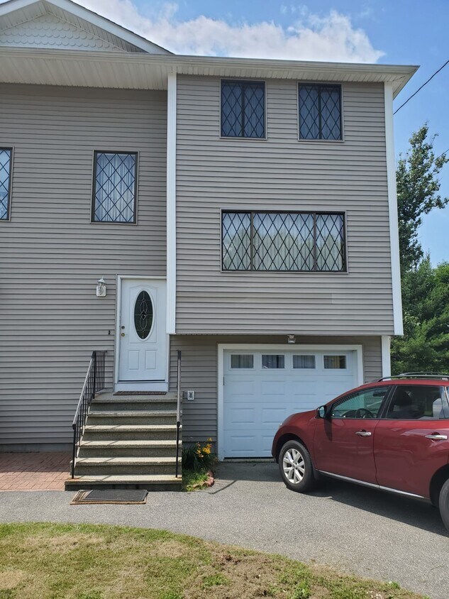 196 West St, Hopedale, MA 01747 Townhome Rentals in Hopedale MA