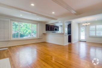 Foto principal - 10406 Wellworth Ave