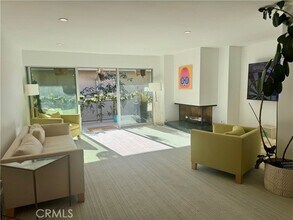 Building Photo - 241 S Barrington Ave