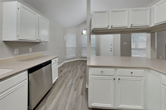 Building Photo - 21226 Park Run Dr