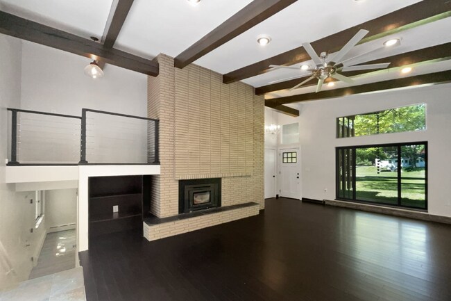 Foto del edificio - 2645 Hickory Ct