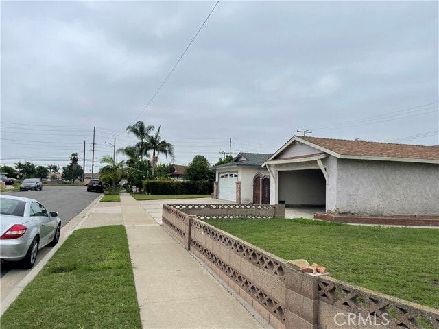 Building Photo - 14951 Deanann Pl
