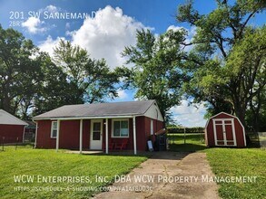 Building Photo - 201 SW Sanneman Dr