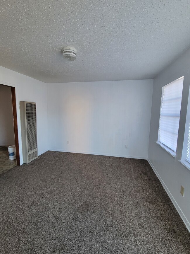 Building Photo - 813 Weatherly St