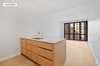 Building Photo - 250 W 96th St