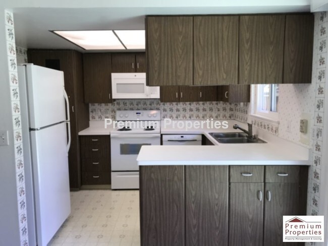 Building Photo - 32 Miramonte Dr