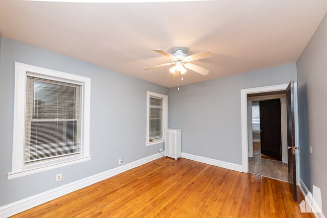 Building Photo - 723 Dobson St