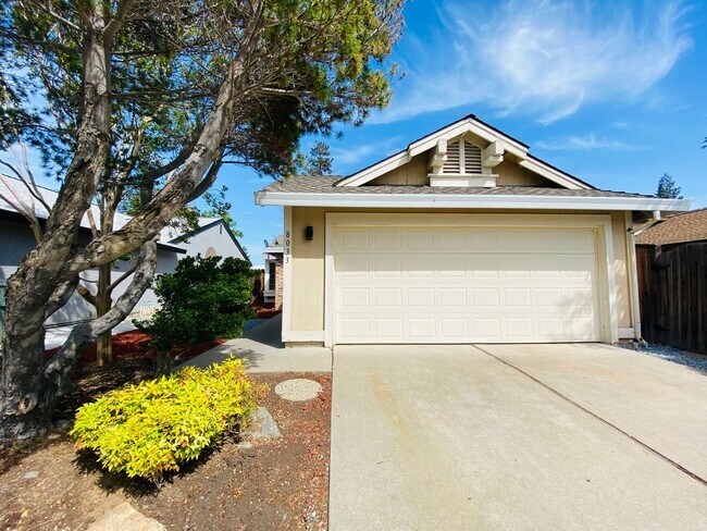 Building Photo - Fabulous 3 Bedroom Home!