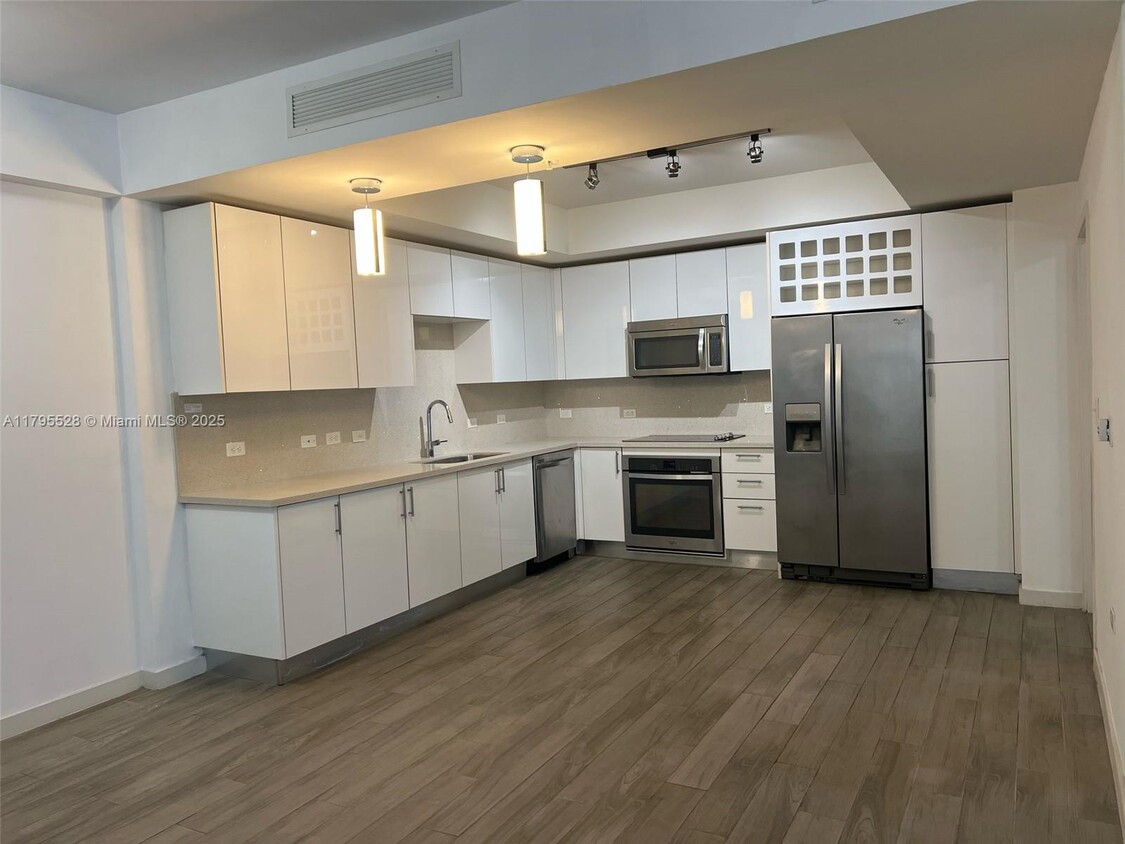 Foto principal - 999 SW 1st Ave