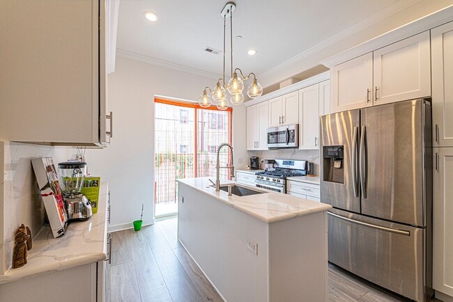 Building Photo - Four Bed Point Breeze Home