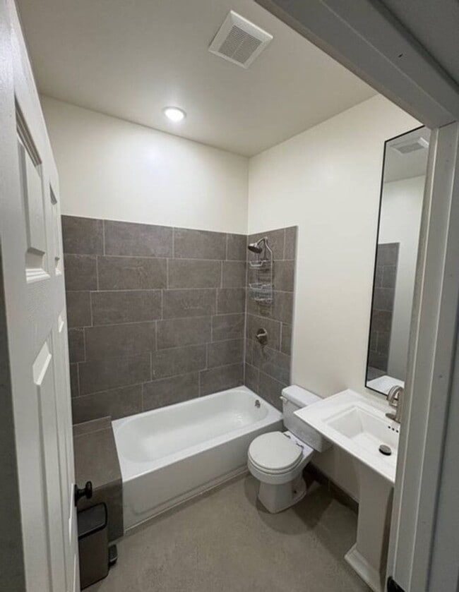 Building Photo - Brand New 2Bedroom