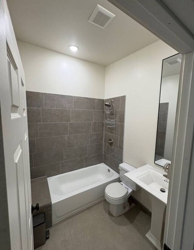 Foto del edificio - Brand New 2Bedroom