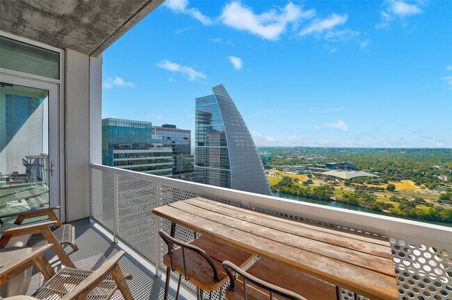 Foto del edificio - 301 West Ave
