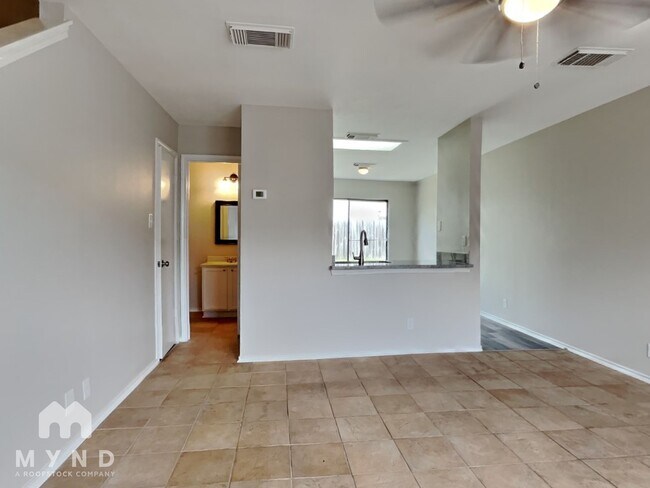 Building Photo - 5011 Kenton View
